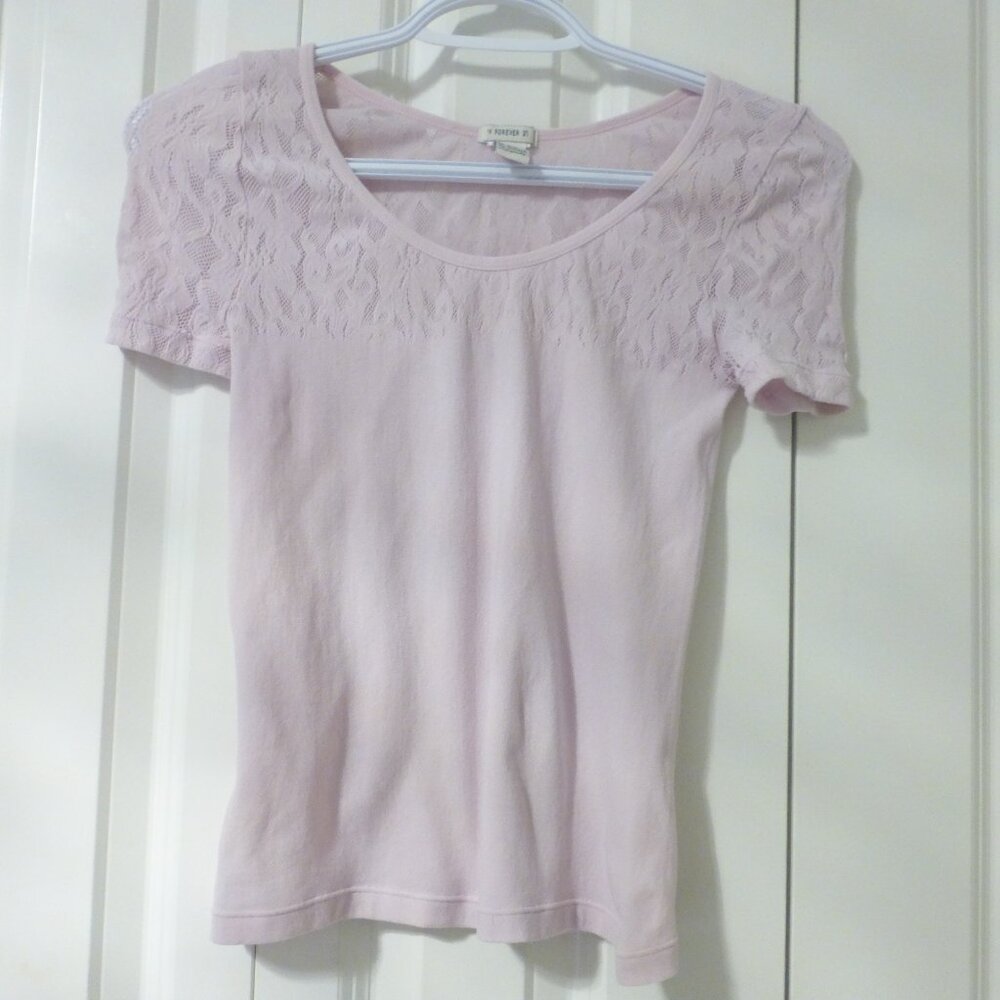 FOREVER 21 light baby pink form fitting top with floral accents